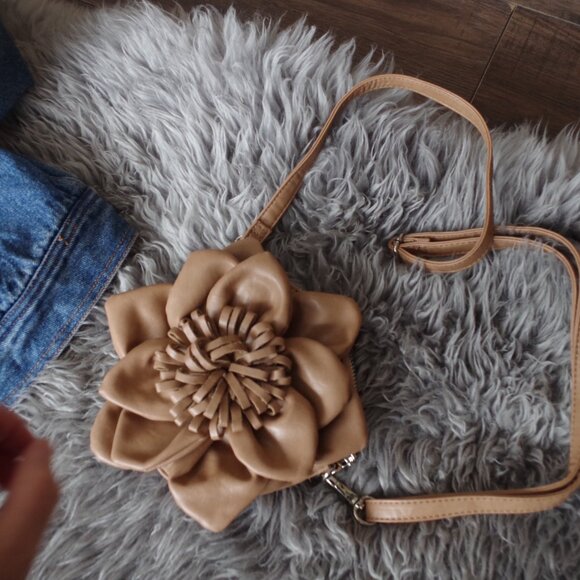 Gilmore  Girls Style Cute Brown Vegan Flower Purse - Picture 1 of 6